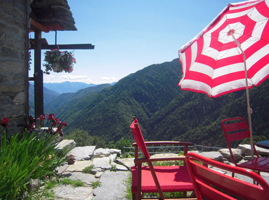 Tessin.ch: Charmantes Rustico mit atemberaubender Aussicht in 6663 Spruga 